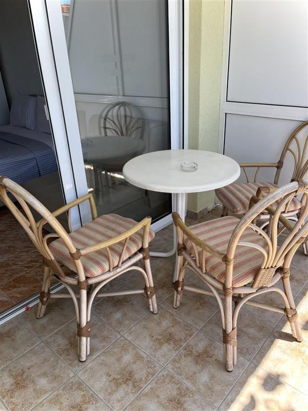 Apartmani Neda Bane Petrovac Buitenkant foto
