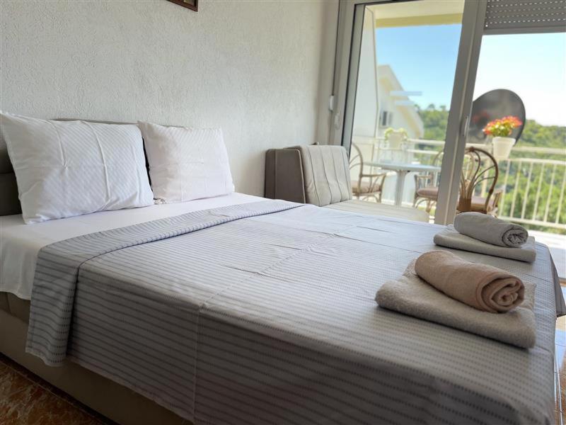 Apartmani Neda Bane Petrovac Buitenkant foto