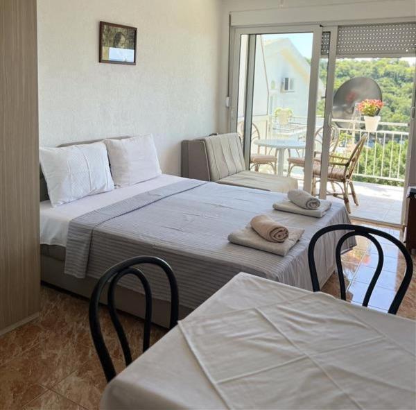 Apartmani Neda Bane Petrovac Buitenkant foto
