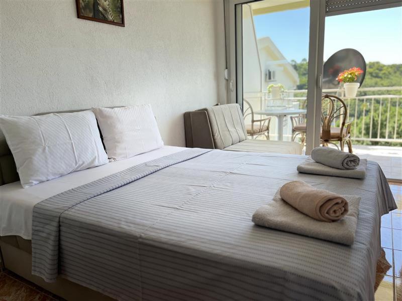 Apartmani Neda Bane Petrovac Buitenkant foto