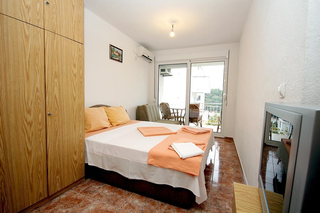 Apartmani Neda Bane Petrovac Kamer foto