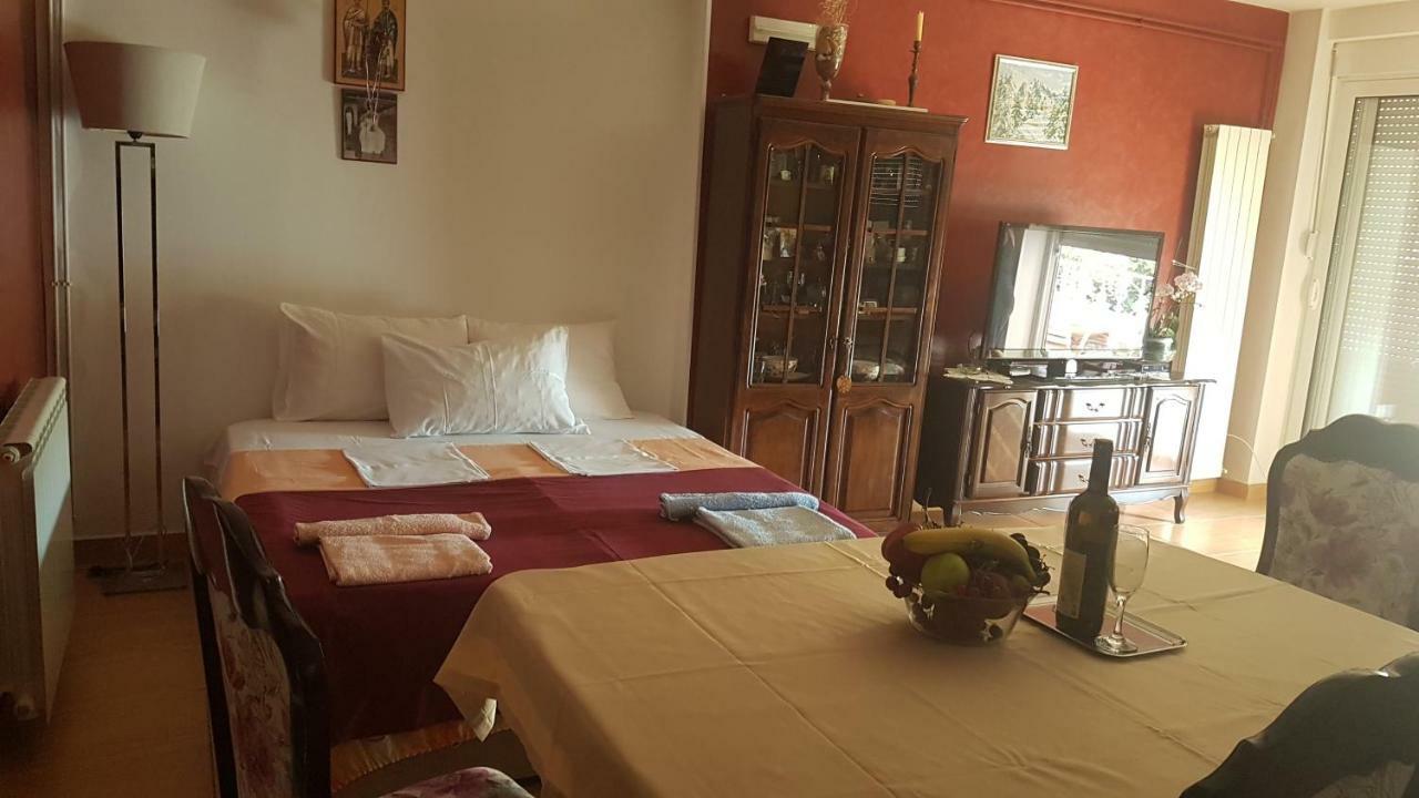 Apartmani Neda Bane Petrovac Buitenkant foto