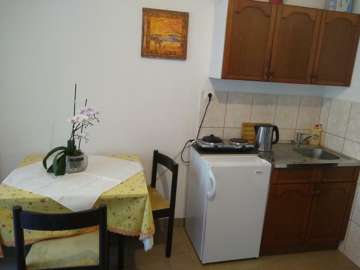 Apartmani Neda Bane Petrovac Buitenkant foto