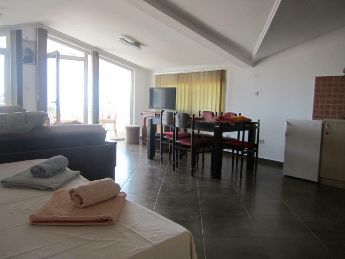 Apartmani Neda Bane Petrovac Buitenkant foto