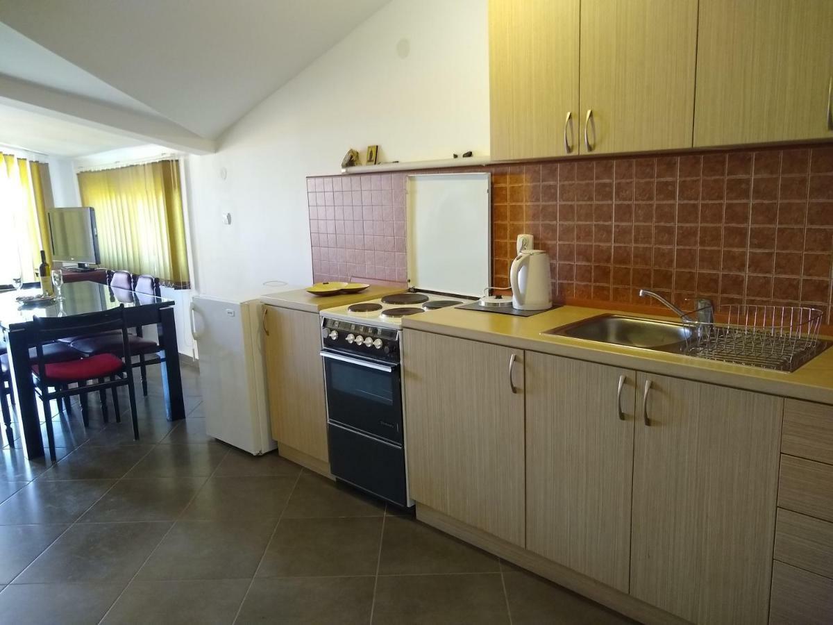 Apartmani Neda Bane Petrovac Buitenkant foto